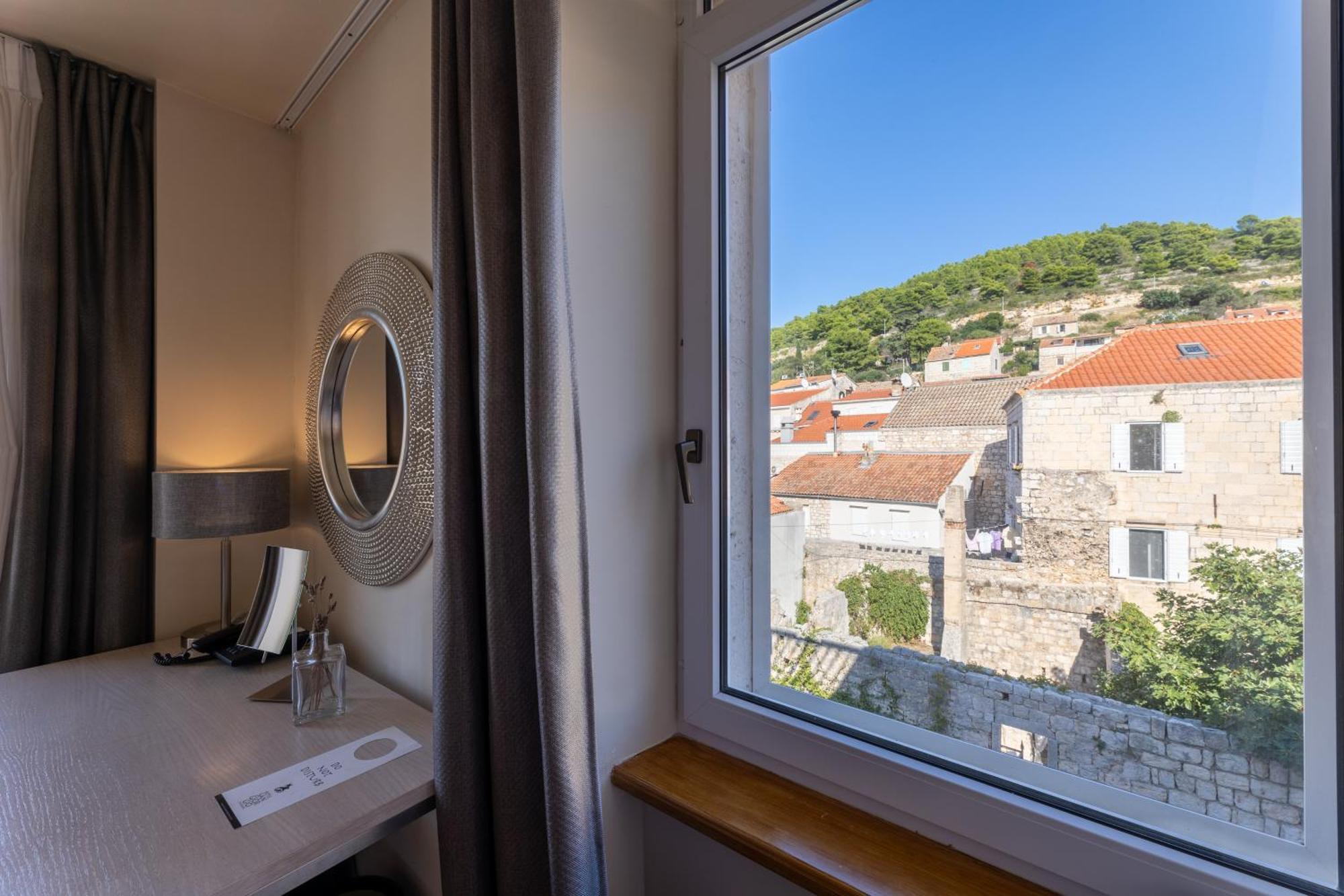 Hotel San Giorgio Vis Bagian luar foto